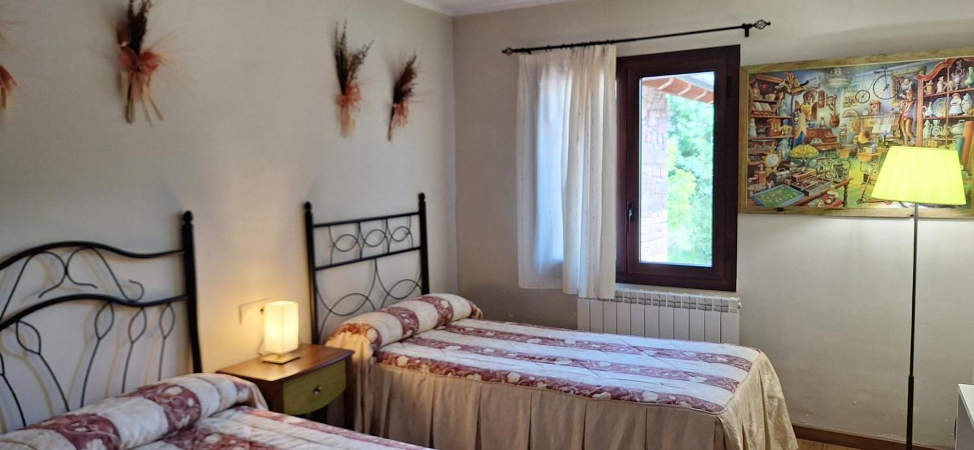 Apartamentos Turisticos Batlle Laspaules Bagian luar foto