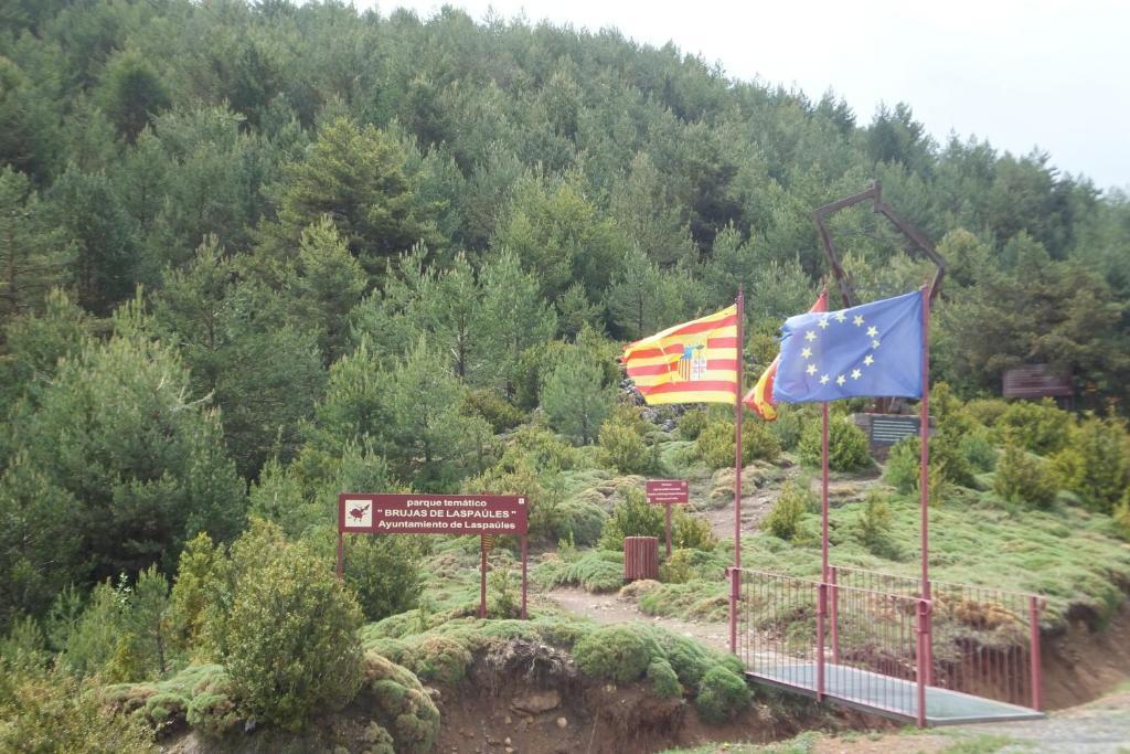 Apartamentos Turisticos Batlle Laspaules Bagian luar foto